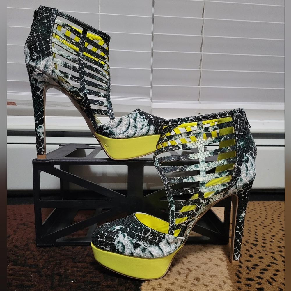 Qupid Heels Size 7.5